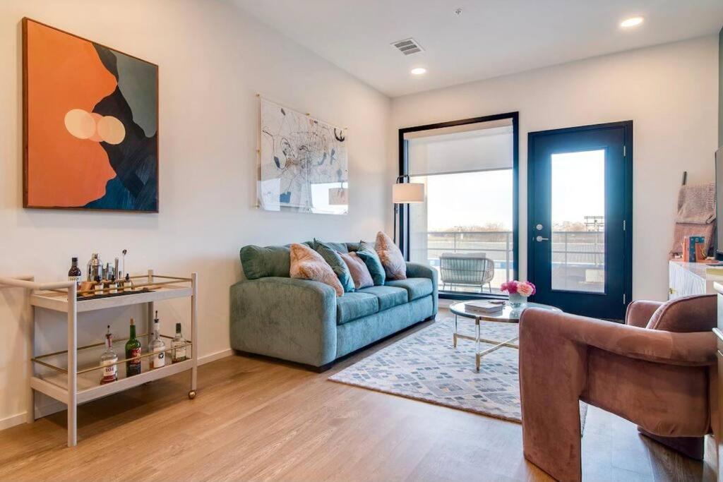 Stylish Downtown Condo W/ Pool & Parking Nashville Eksteriør billede