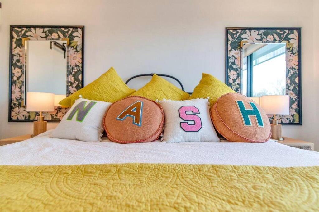 Stylish Downtown Condo W/ Pool & Parking Nashville Eksteriør billede