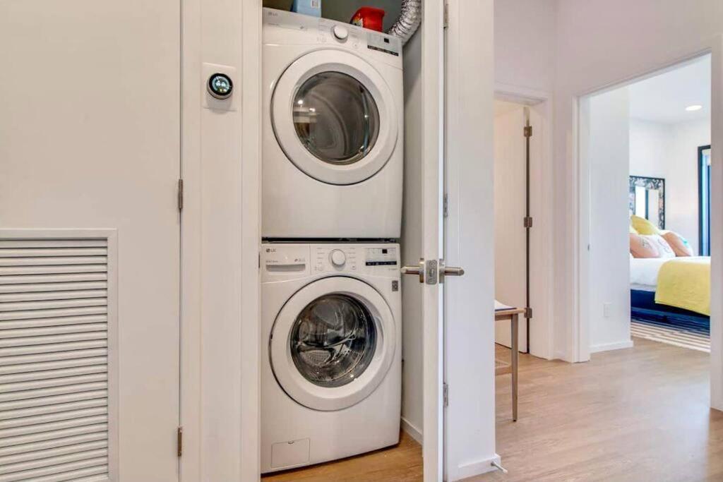 Stylish Downtown Condo W/ Pool & Parking Nashville Eksteriør billede